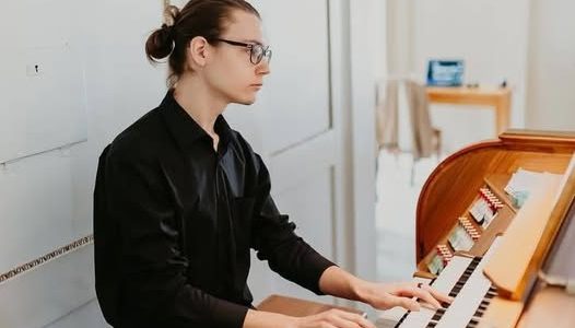 Gnándt Tamás a primit Premiul Fundației ”Ana Blandiana & Romulus Rusan” la Concursul Național de Interpretare “Ada Ulubeanu”